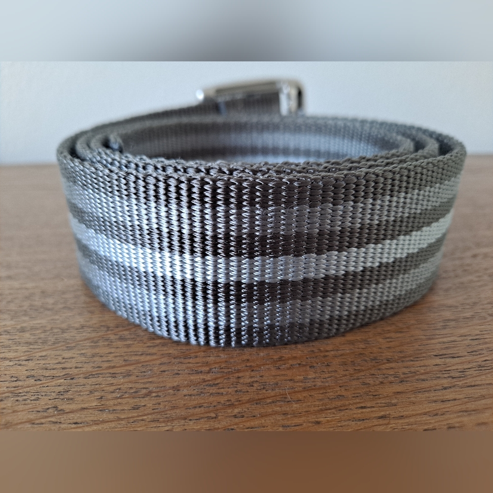 Vineyard Vines Tech Stripe Performance Belt. Gray Harbor. Size L - Picture 5 of 5